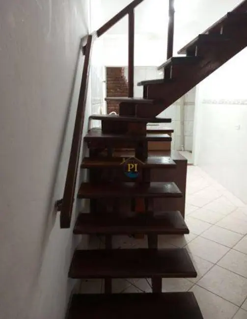 Sobrado com 2 quartos para alugar, 58m2 em Praia Grande - SP - imagem 4 Foto 4 de Sobrado com 2 quartos para alugar, 58m2 em Praia Grande - SP