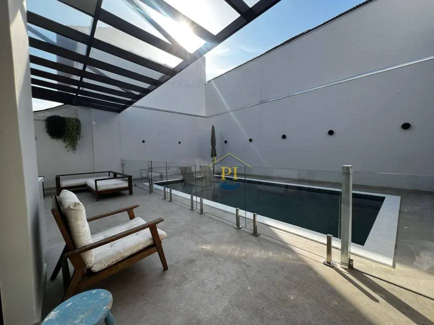 Casa com 2 quartos à venda, 360m2 em Canto do Forte, Praia Grande - SP - imagem 5 Foto 5 de Casa com 2 quartos à venda, 360m2 em Canto do Forte, Praia Grande - SP