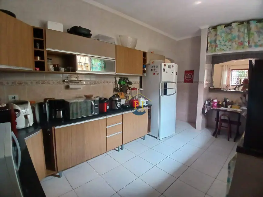 Casa com 3 quartos à venda, 253m2 em Praia Grande - SP - imagem 3 Foto 3 de Casa com 3 quartos à venda, 253m2 em Praia Grande - SP