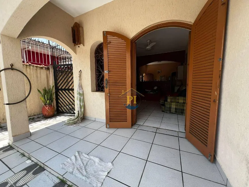 Casa com 2 quartos à venda, 70m2 em Praia Grande - SP - imagem 4 Foto 4 de Casa com 2 quartos à venda, 70m2 em Praia Grande - SP