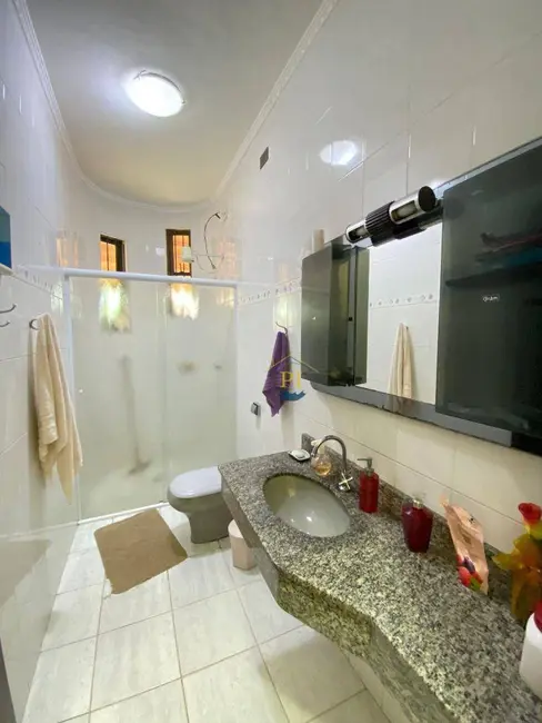 Foto 8 de Casa com 4 quartos à venda, 180m2 em Mirim, Praia Grande - SP