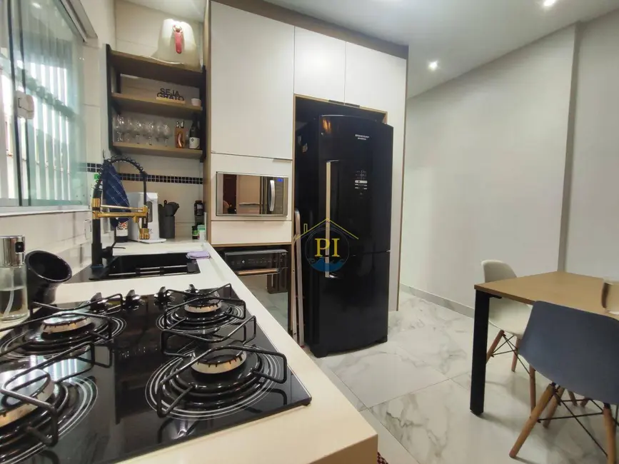 Foto 9 de Casa com 3 quartos à venda, 135m2 em Maracanã, Praia Grande - SP