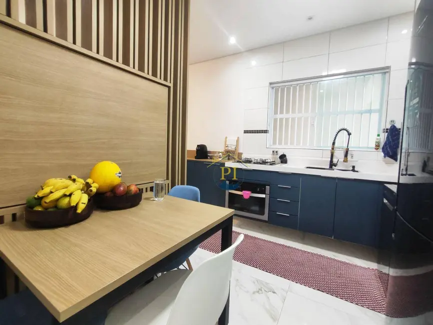 Foto 8 de Casa com 3 quartos à venda, 135m2 em Maracanã, Praia Grande - SP