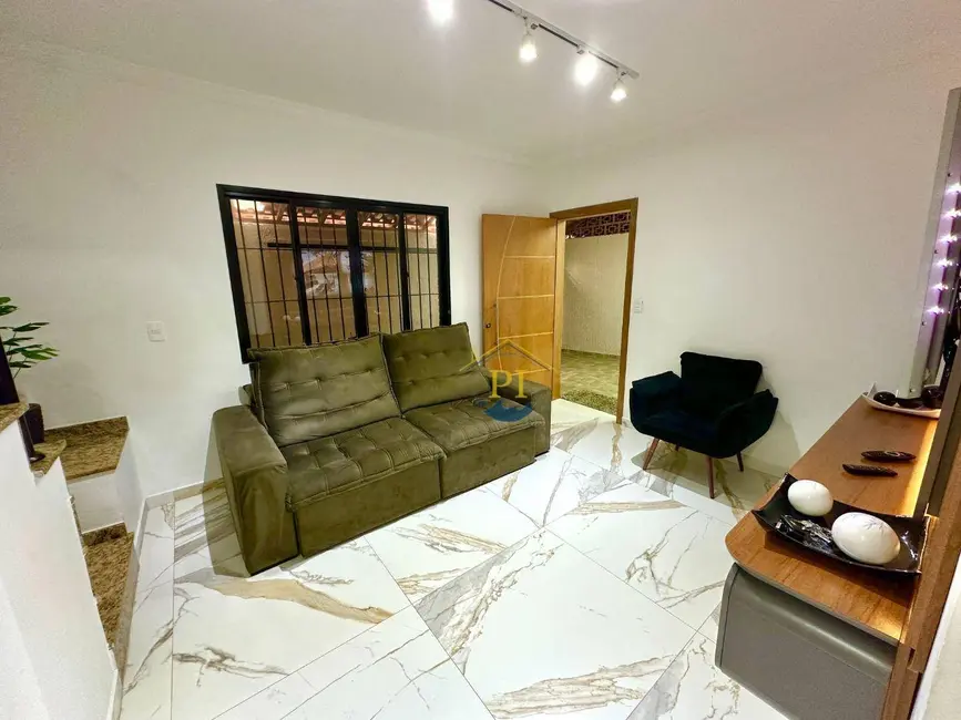 Casa com 3 quartos à venda, 101m2 em Praia Grande - SP - imagem 2 Foto 2 de Casa com 3 quartos à venda, 101m2 em Praia Grande - SP
