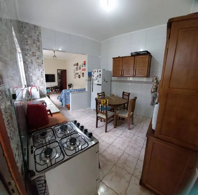 Casa com 2 quartos à venda, 80m2 em Praia Grande - SP - imagem 4 Foto 4 de Casa com 2 quartos à venda, 80m2 em Praia Grande - SP