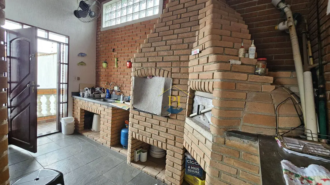 Foto 9 de Casa com 3 quartos à venda, 390m2 em Solemar, Praia Grande - SP