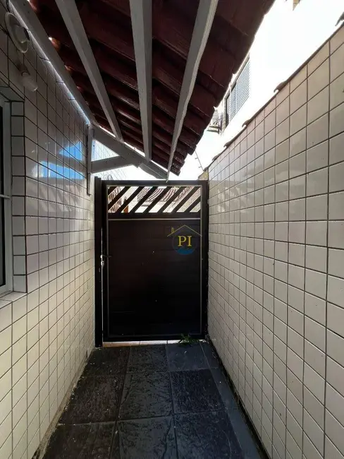 Sobrado com 2 quartos à venda, 75m2 em Aviação, Praia Grande - SP - imagem 1 Foto 1 de Sobrado com 2 quartos à venda, 75m2 em Aviação, Praia Grande - SP