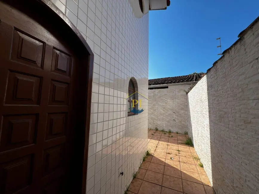 Sobrado com 2 quartos à venda, 75m2 em Aviação, Praia Grande - SP - imagem 2 Foto 2 de Sobrado com 2 quartos à venda, 75m2 em Aviação, Praia Grande - SP