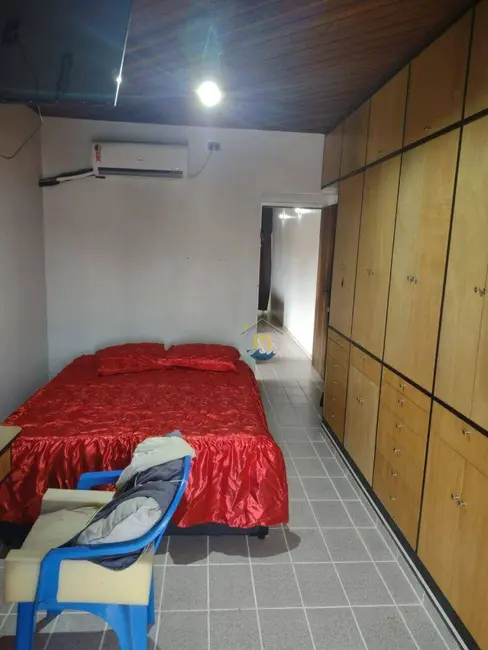 Foto 3 de Sobrado com 3 quartos à venda, 235m2 em Praia Grande - SP