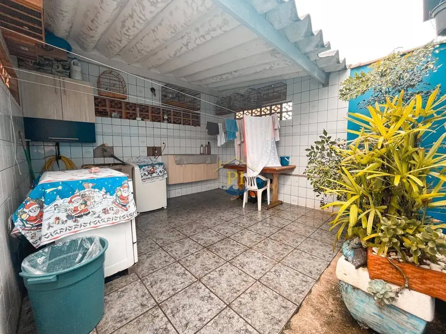 Sobrado com 2 quartos à venda, 125m2 em Praia Grande - SP - imagem 2 Foto 2 de Sobrado com 2 quartos à venda, 125m2 em Praia Grande - SP
