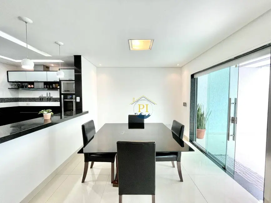 Foto 5 de Sobrado com 3 quartos à venda, 160m2 em Praia Grande - SP