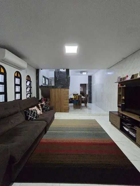 Foto 4 de Casa com 3 quartos à venda e para alugar, 114m2 em Praia Grande - SP