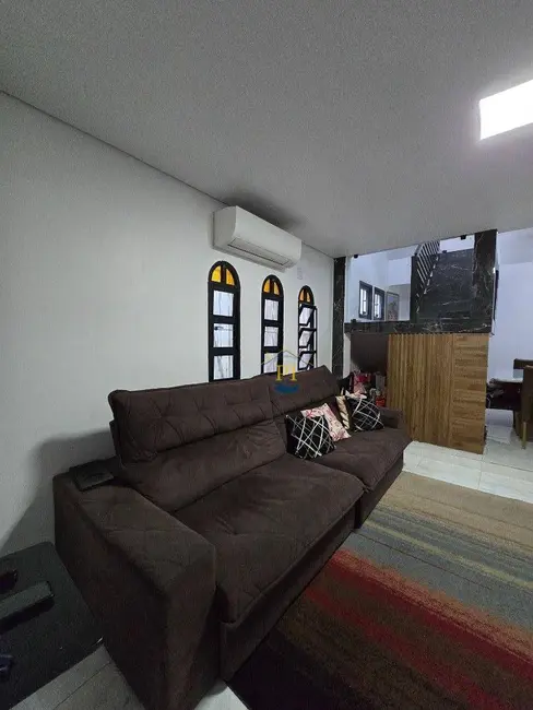 Foto 5 de Casa com 3 quartos à venda e para alugar, 114m2 em Praia Grande - SP