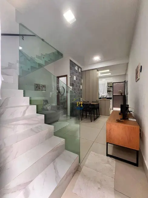 Foto 5 de Casa de Condomínio com 2 quartos à venda, 60m2 em Maracanã, Praia Grande - SP