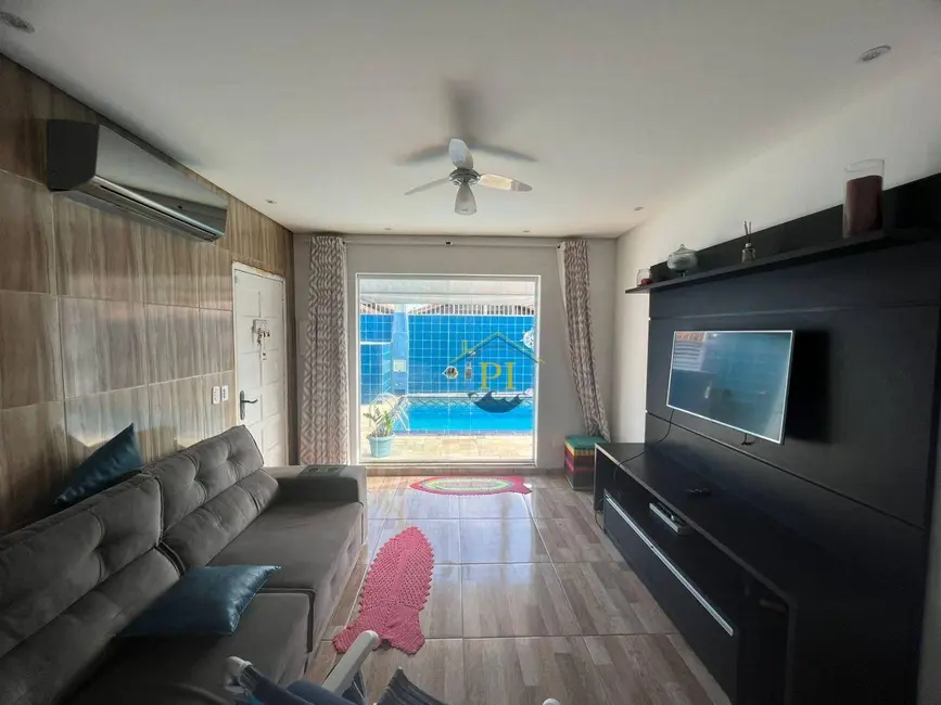 Casa com 3 quartos à venda, 142m2 em Maracanã, Praia Grande - SP - imagem 4 Foto 4 de Casa com 3 quartos à venda, 142m2 em Maracanã, Praia Grande - SP