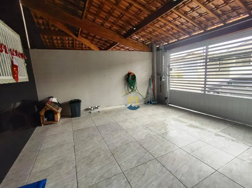 Foto 2 de Casa com 3 quartos à venda, 113m2 em Maracanã, Praia Grande - SP
