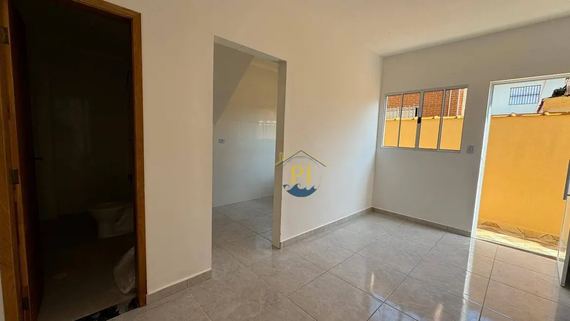 Casa com 2 quartos à venda, 40m2 em Praia Grande - SP - imagem 4 Foto 4 de Casa com 2 quartos à venda, 40m2 em Praia Grande - SP