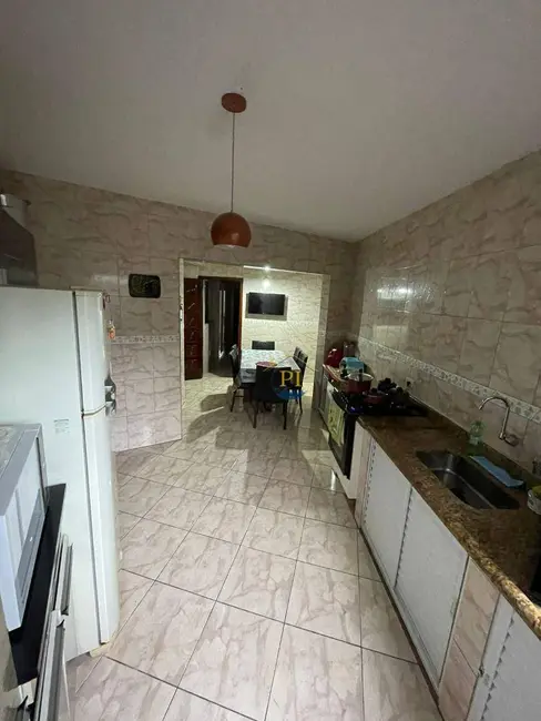 Foto 6 de Casa com 2 quartos à venda, 144m2 em Praia Grande - SP