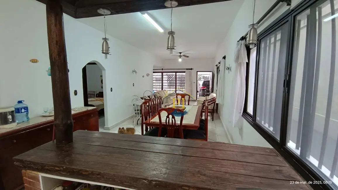 Casa com 2 quartos para alugar, 149m2 em Solemar, Praia Grande - SP - imagem 6 Foto 6 de Casa com 2 quartos para alugar, 149m2 em Solemar, Praia Grande - SP