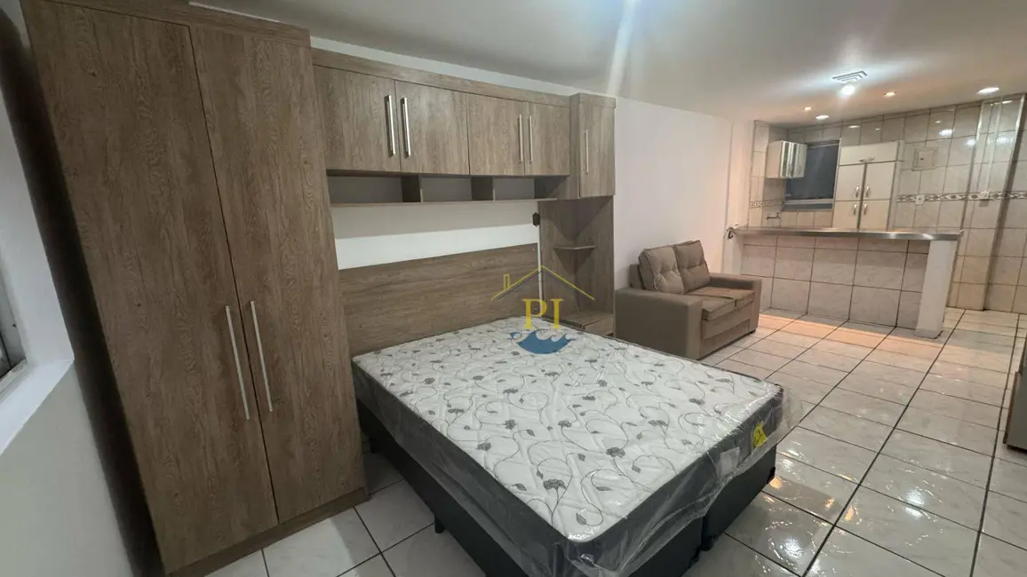 Foto 3 de Kitnet com 1 quarto à venda, 30m2 em Aviação, Praia Grande - SP