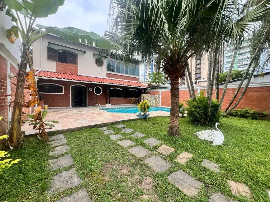 Casa com 3 quartos à venda, 384m2 em Praia Grande - SP - imagem 3 Foto 3 de Casa com 3 quartos à venda, 384m2 em Praia Grande - SP