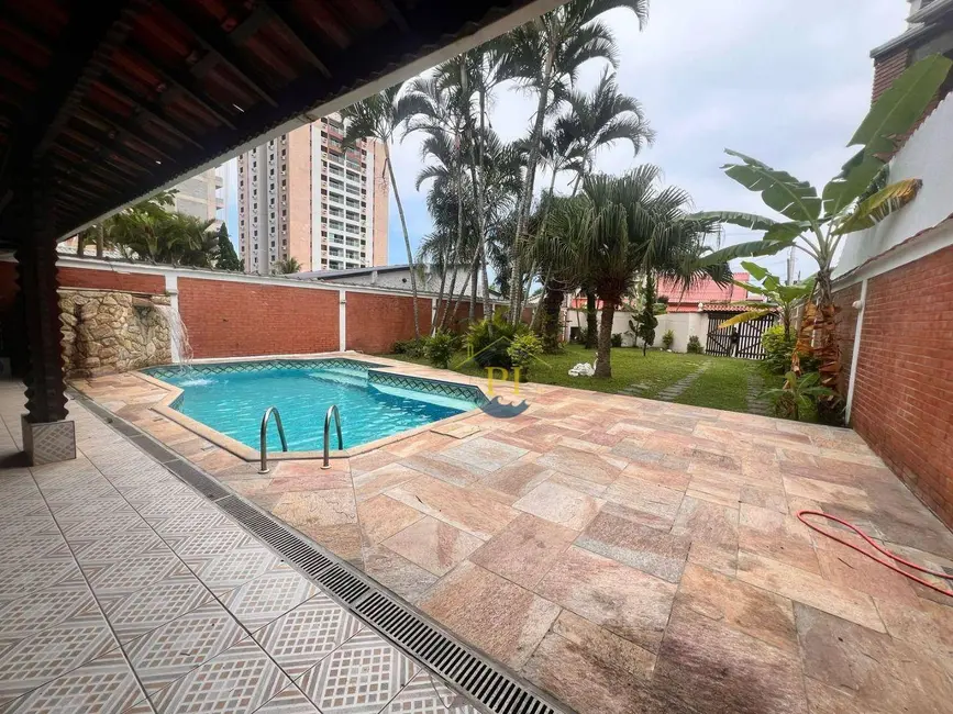 Casa com 3 quartos à venda, 384m2 em Praia Grande - SP - imagem 6 Foto 6 de Casa com 3 quartos à venda, 384m2 em Praia Grande - SP