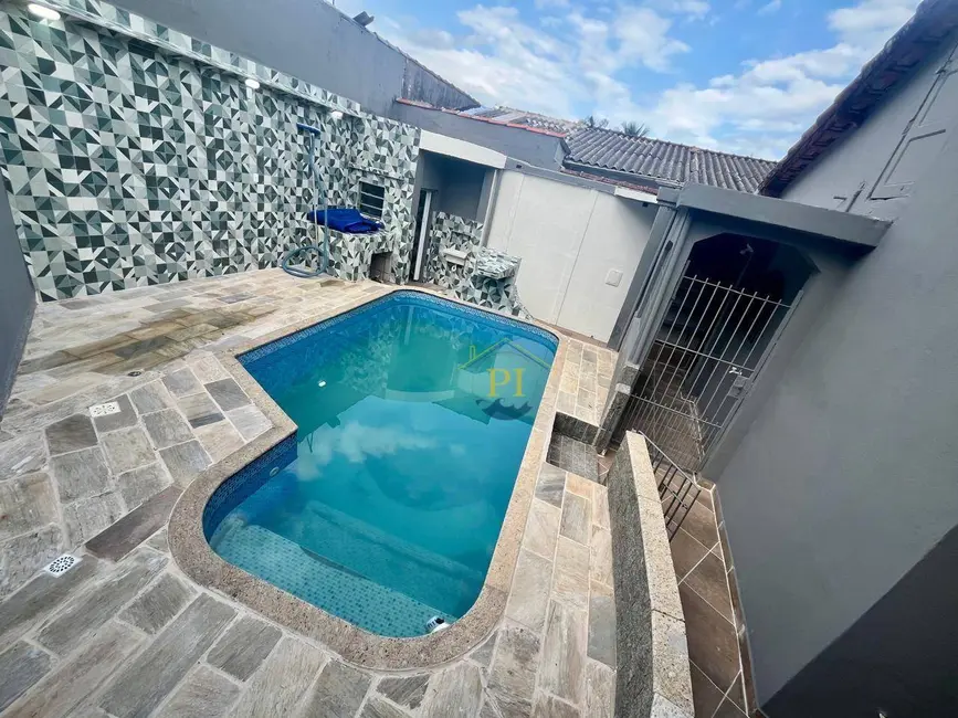 Casa com 2 quartos à venda, 182m2 em Praia Grande - SP - imagem 1 Foto 1 de Casa com 2 quartos à venda, 182m2 em Praia Grande - SP