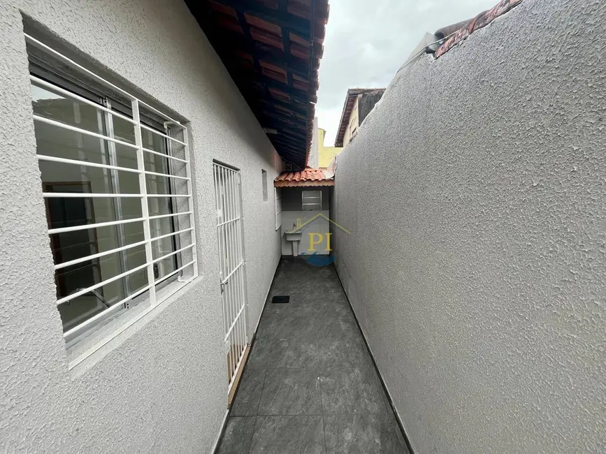 Foto 4 de Casa com 2 quartos à venda, 130m2 em Praia Grande - SP
