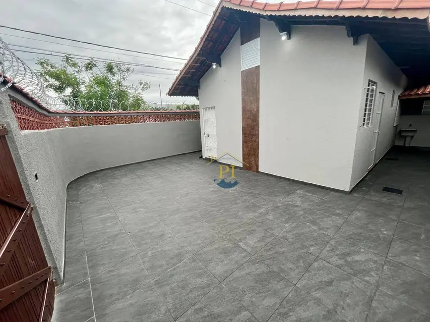 Foto 3 de Casa com 2 quartos à venda, 130m2 em Praia Grande - SP