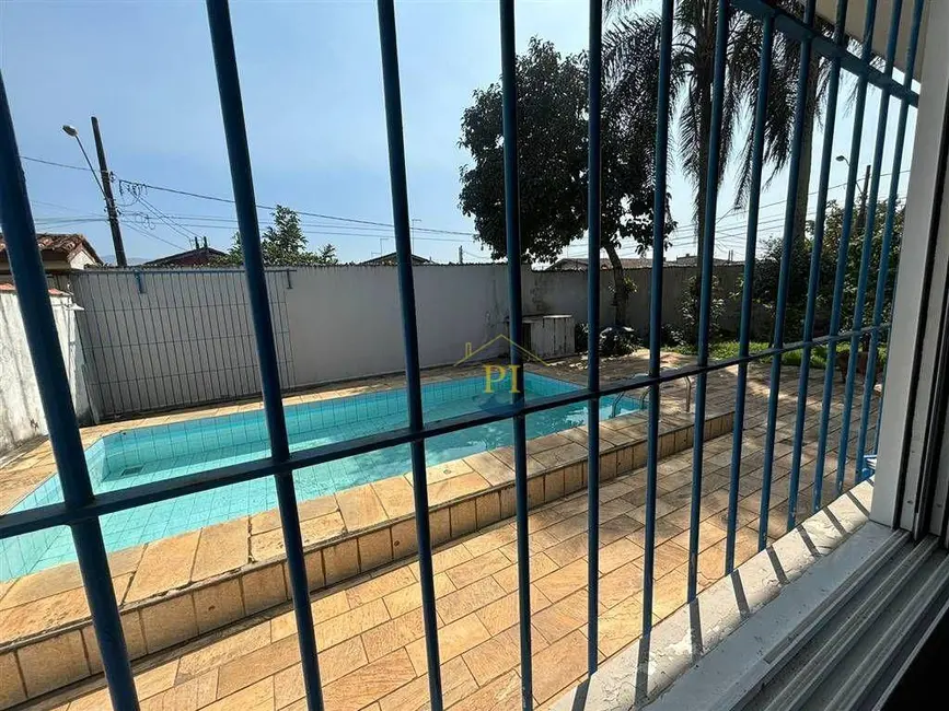 Foto 2 de Casa com 3 quartos à venda, 500m2 em Maracanã, Praia Grande - SP