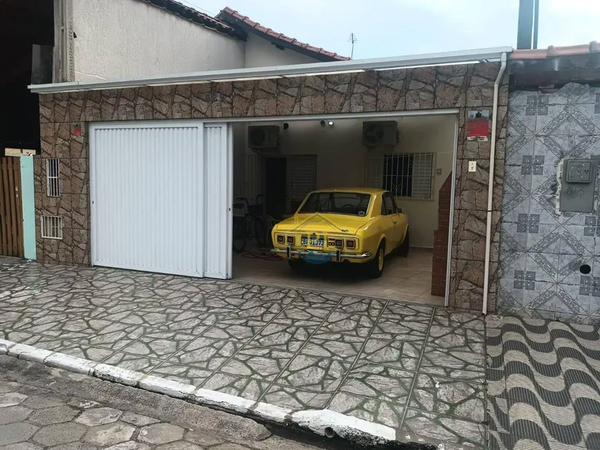 Casa com 2 quartos à venda, 80m2 em Praia Grande - SP - imagem 1 Foto 1 de Casa com 2 quartos à venda, 80m2 em Praia Grande - SP
