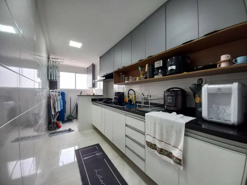 Apartamento com 3 quartos à venda, 108m2 em Caiçara, Praia Grande - SP - imagem 4 Foto 4 de Apartamento com 3 quartos à venda, 108m2 em Caiçara, Praia Grande - SP