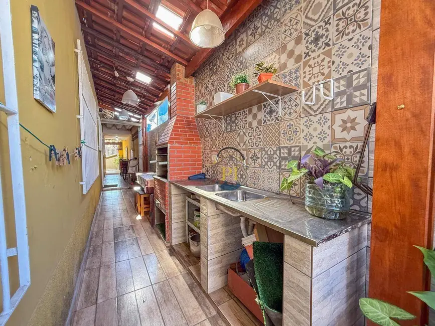 Casa com 2 quartos à venda, 70m2 em Praia Grande - SP - imagem 1 Foto 1 de Casa com 2 quartos à venda, 70m2 em Praia Grande - SP
