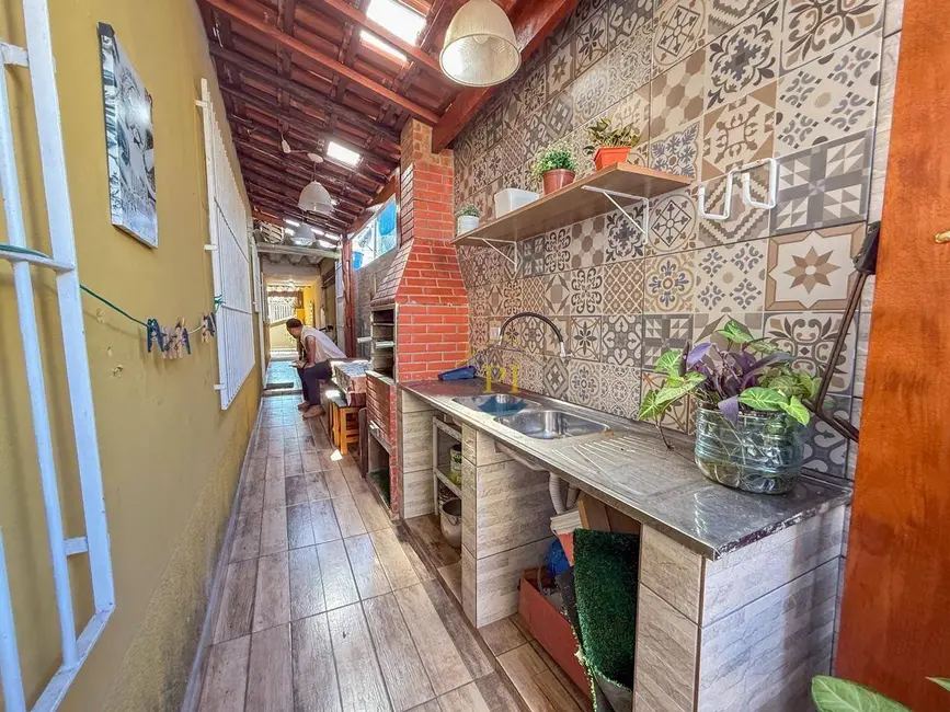 Casa com 2 quartos à venda, 70m2 em Praia Grande - SP - imagem 2 Foto 2 de Casa com 2 quartos à venda, 70m2 em Praia Grande - SP