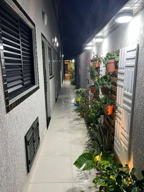 Foto 3 de Casa de Condomínio com 2 quartos à venda, 54m2 em Maracanã, Praia Grande - SP