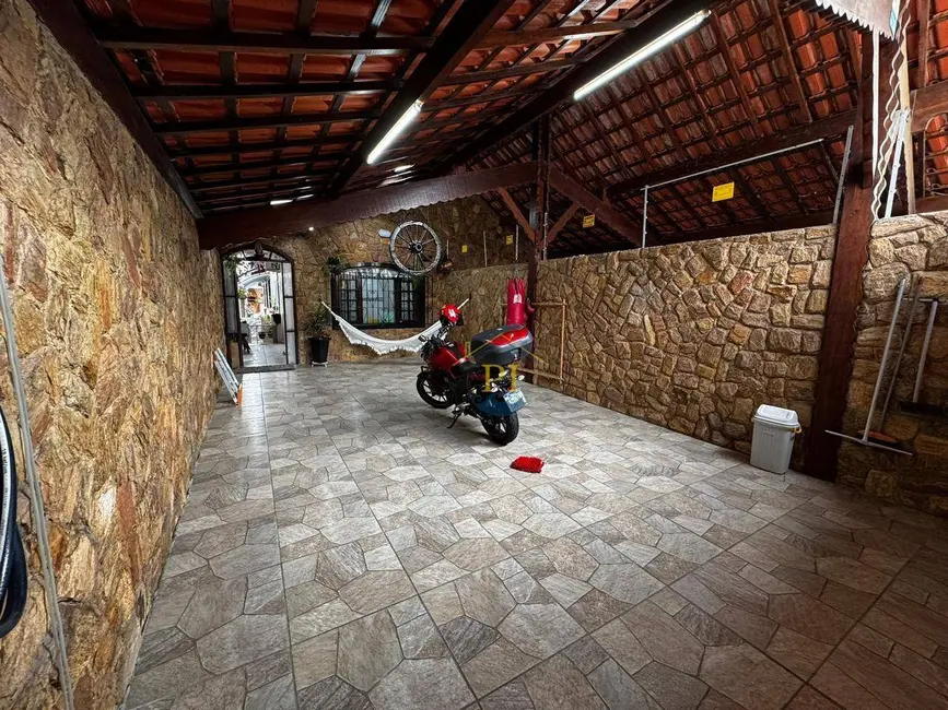Foto 3 de Casa com 3 quartos à venda, 217m2 em Tupi, Praia Grande - SP