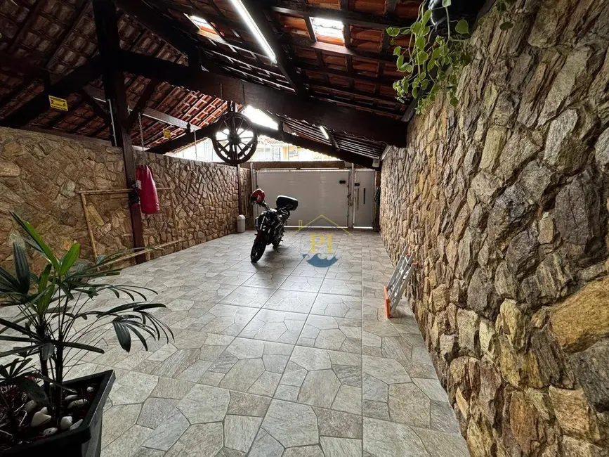Foto 5 de Casa com 3 quartos à venda, 217m2 em Tupi, Praia Grande - SP