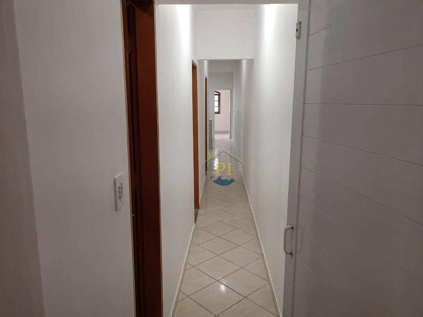 Casa com 3 quartos para alugar, 70m2 em Praia Grande - SP - imagem 2 Foto 2 de Casa com 3 quartos para alugar, 70m2 em Praia Grande - SP