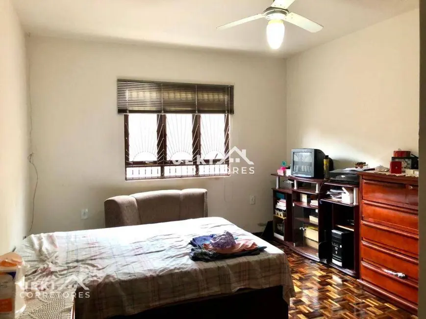 Casa com 3 quartos à venda, 390m2 em Jardim Vilas Boas, Londrina - PR - imagem 6 Foto 6 de Casa com 3 quartos à venda, 390m2 em Jardim Vilas Boas, Londrina - PR
