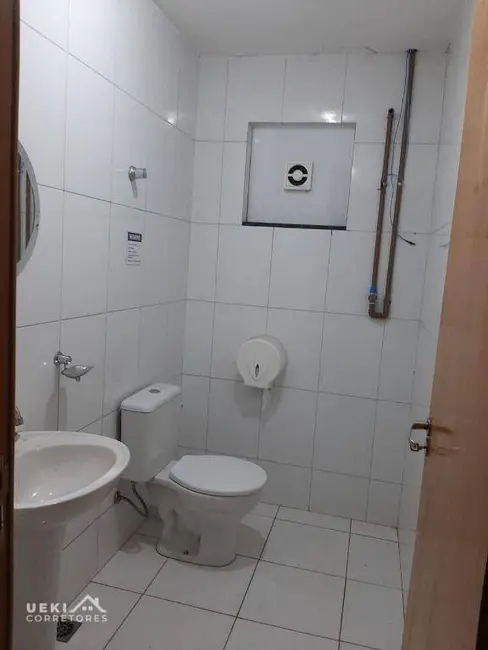 Armazém / Galpão à venda e para alugar, 647m2 em Londrina - PR - imagem 9 Foto 9 de Armazém / Galpão à venda e para alugar, 647m2 em Londrina - PR