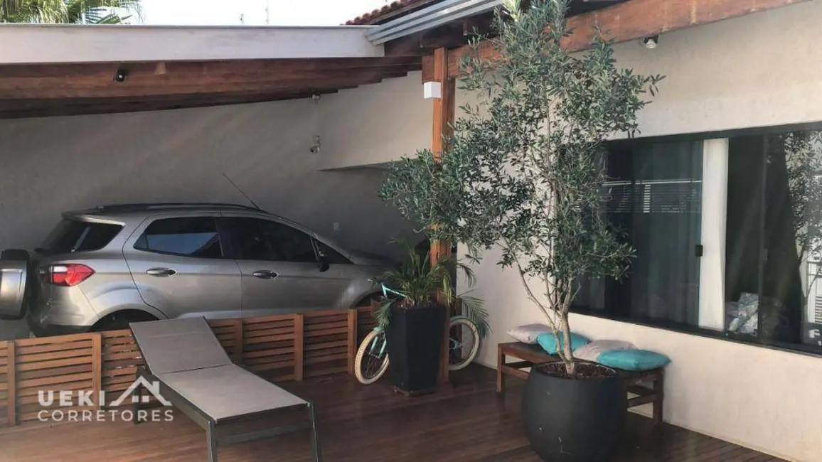 Casa com 3 quartos à venda, 275m2 em Waldemar Hauer, Londrina - PR - imagem 2 Foto 2 de Casa com 3 quartos à venda, 275m2 em Waldemar Hauer, Londrina - PR