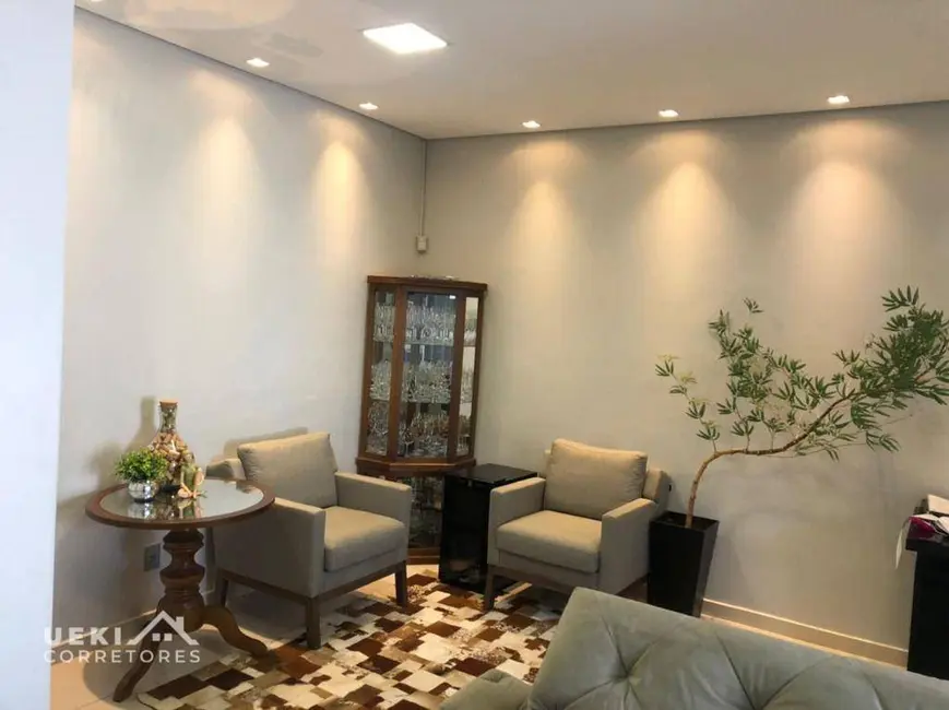 Casa com 3 quartos à venda, 275m2 em Waldemar Hauer, Londrina - PR - imagem 6 Foto 6 de Casa com 3 quartos à venda, 275m2 em Waldemar Hauer, Londrina - PR