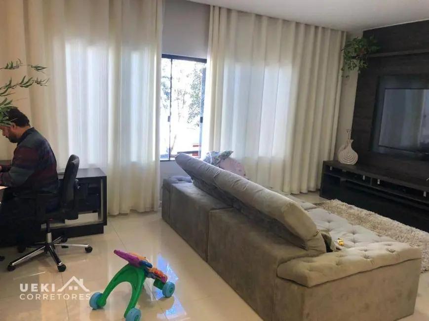 Casa com 3 quartos à venda, 275m2 em Waldemar Hauer, Londrina - PR - imagem 8 Foto 8 de Casa com 3 quartos à venda, 275m2 em Waldemar Hauer, Londrina - PR