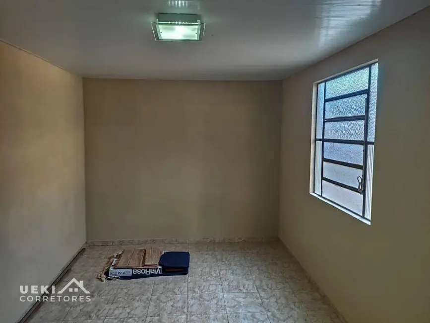 Casa com 3 quartos à venda, 200m2 em Parigot de Souza 2, Londrina - PR - imagem 8 Foto 8 de Casa com 3 quartos à venda, 200m2 em Parigot de Souza 2, Londrina - PR