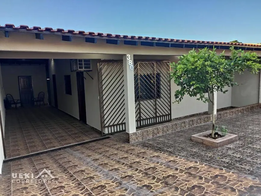 Foto 2 de Casa com 3 quartos à venda, 200m2 em Parigot de Souza 2, Londrina - PR