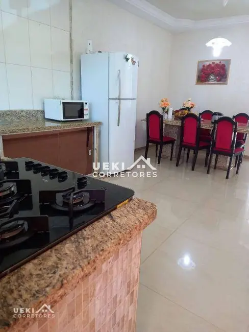 Casa com 3 quartos à venda, 267m2 em Jardim Vale Azul, Londrina - PR - imagem 3 Foto 3 de Casa com 3 quartos à venda, 267m2 em Jardim Vale Azul, Londrina - PR
