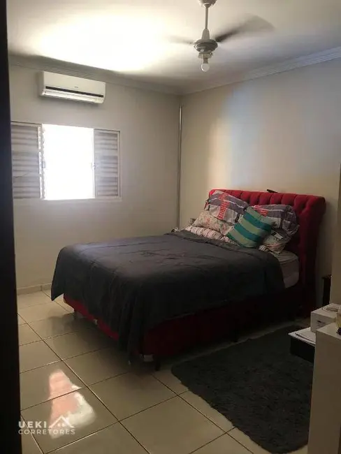 Casa com 3 quartos à venda, 308m2 em Maria Lúcia, Londrina - PR - imagem 6 Foto 6 de Casa com 3 quartos à venda, 308m2 em Maria Lúcia, Londrina - PR