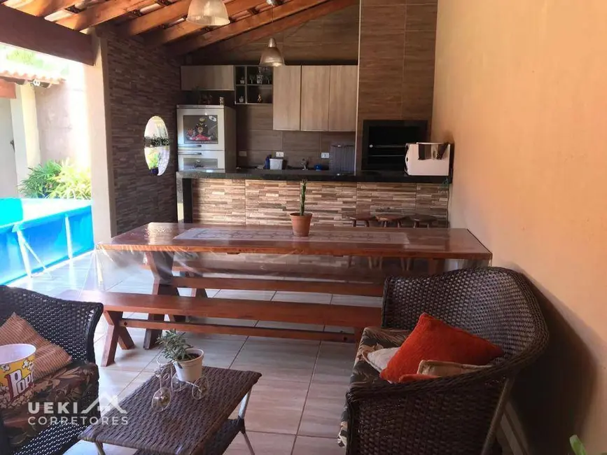 Casa com 3 quartos à venda, 308m2 em Maria Lúcia, Londrina - PR - imagem 9 Foto 9 de Casa com 3 quartos à venda, 308m2 em Maria Lúcia, Londrina - PR