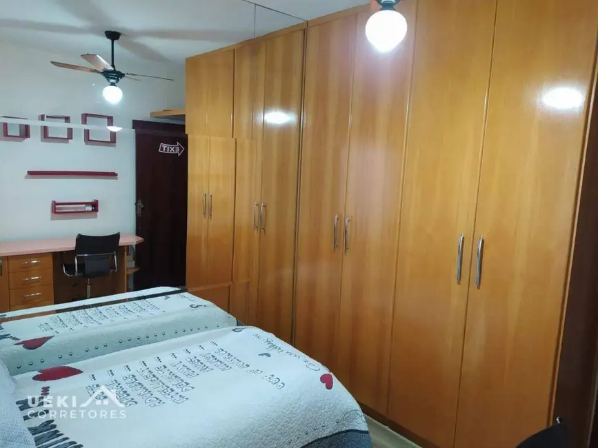 Casa com 3 quartos à venda, 300m2 em Santa Mônica, Londrina - PR - imagem 5 Foto 5 de Casa com 3 quartos à venda, 300m2 em Santa Mônica, Londrina - PR