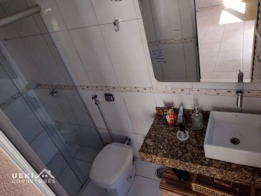 Casa com 3 quartos à venda, 300m2 em Santa Mônica, Londrina - PR - imagem 4 Foto 4 de Casa com 3 quartos à venda, 300m2 em Santa Mônica, Londrina - PR
